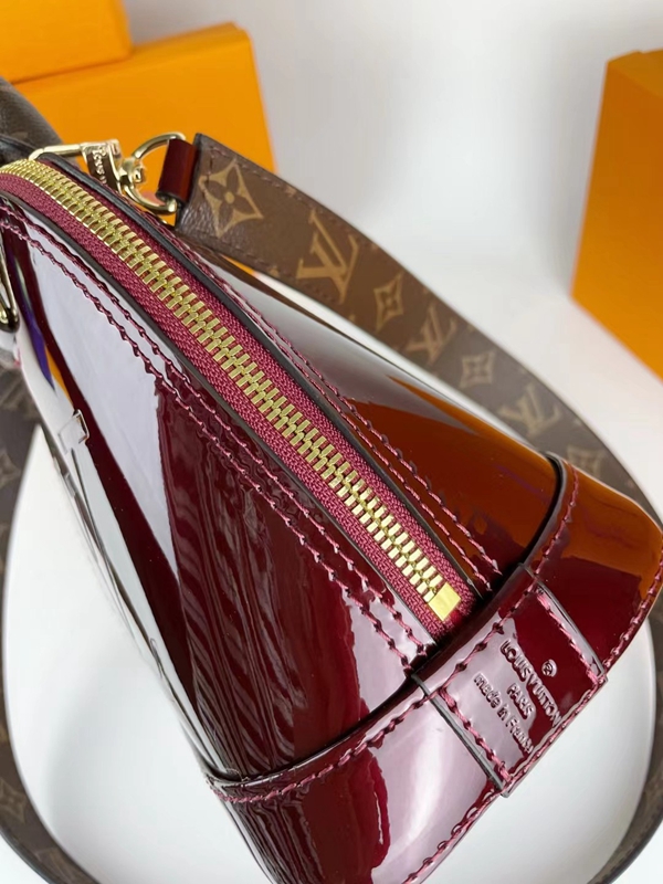 ルイヴィトンバッグ角部分ディテール